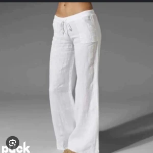 Vita linnebyxor  - Säljer mina linnebyxor från Light in the box i storlek XS❤️