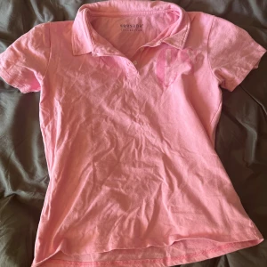 polo tröja - söt polo tröja från equsana collection, aldrig använd, säljer pga detta💕 skriv om ni har frågor eller vill ha fler bilder! 