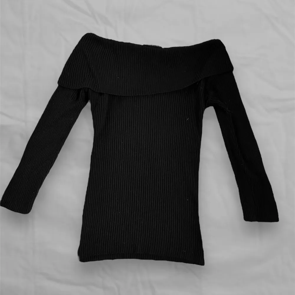 Off shoulder vintage foldover stickad osymmetrisk tröja från Next, strl L💕 // bredd 33cm, längd 60cm, ärmarna 46cm. Tröjor & Koftor.