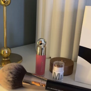 Anastasia + borste - .