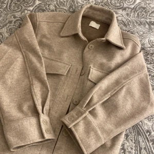 Vårjacka❤️ - En jätte fin vårjacka ifrån H&M köppt för 399kr