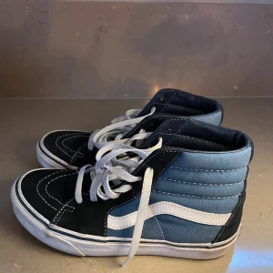 Vans  - Säljer mina vans i mycket bra skick! Säljer då de inte används längre