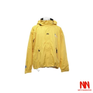 Vintage Helly Hansen jacka - Limiterad regnjacka Helly Hansen. Skick: 8/10, få tecken på användning. Strl: M. Kontakta oss gärna för frågor och fler bilder samt kolla in vår sida för fler plagg!