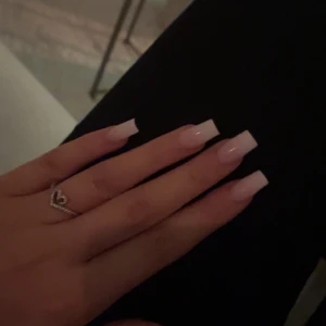 Pandora ring - Pandora ring i storleken 50 använd bara en månad jätte fint skick!