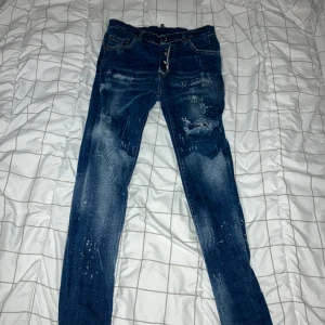 Dsquared 2 jeans storlek 42 (XS)  - Knappt använda blivit för små 