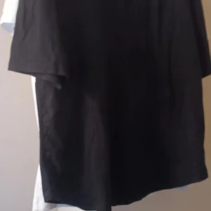 Palm Angels T-shirt  - St xxl i bra skick finns på eskilsvägen vid Haninge centrum men kan träffas upp i Stockholm området eller skicka på posten swish eller kontanter 