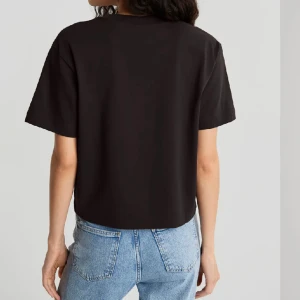 Basic tee - Brun slutsåld basic tee från Gina🫶🏼 