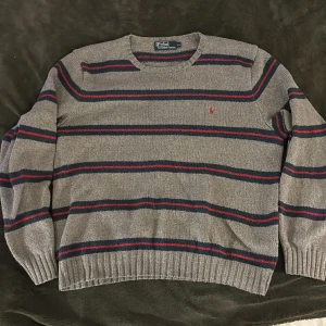 Ralph Lauren Sweater - Vintage Ralph lauren sweater i bra skick som jag aldrig använder längre!