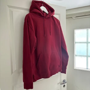 Pull & Bear hoodie - Hoodie från Pull & Bear, basic snygg hoodie.