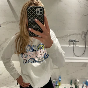 Snygg Kenzo tröja!  - Väldigt fin, strl M. Nypris ca 1700 kr. 