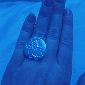 Justerbar silverring - Säljer då jag inte använder den!!💞