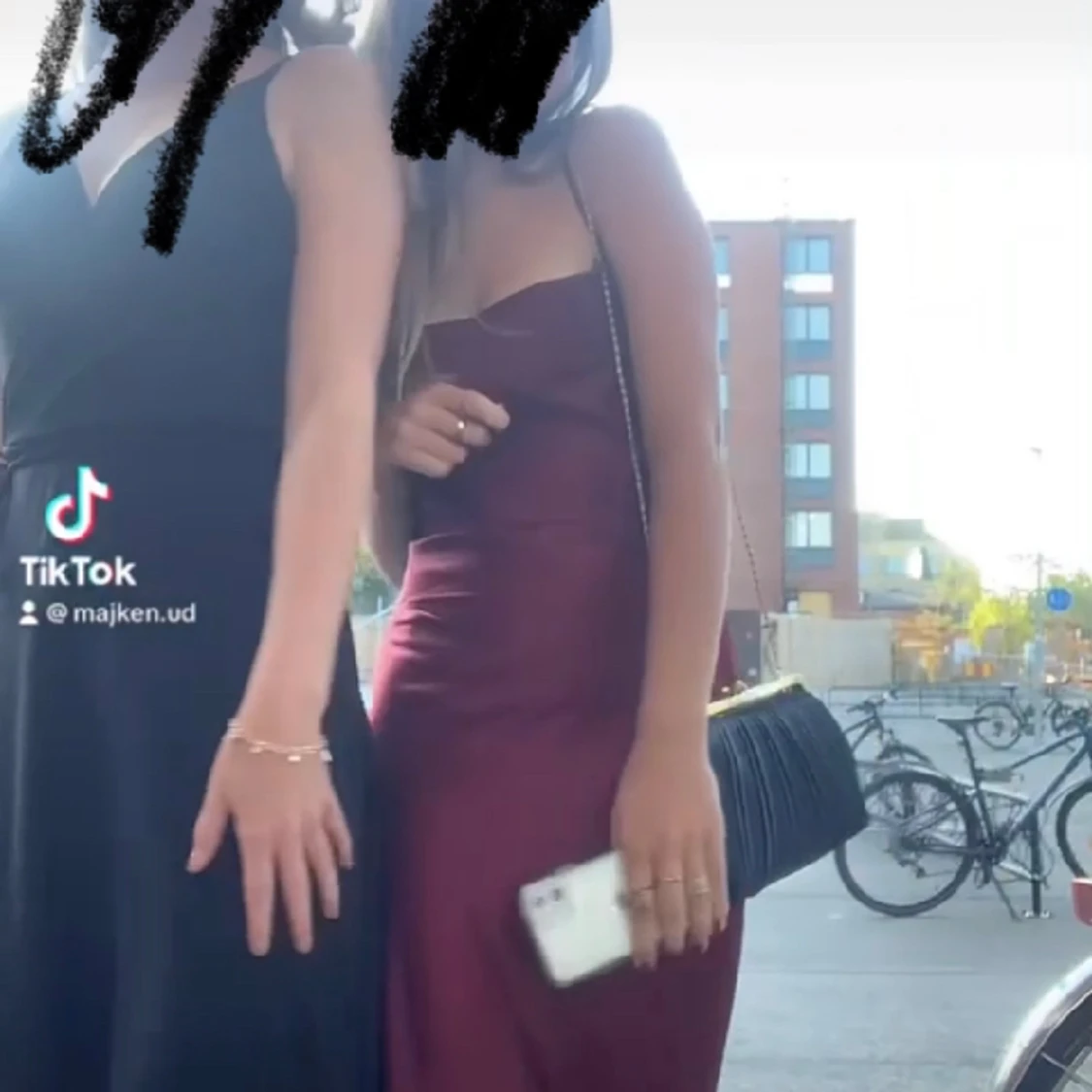 Vinröd balklänning