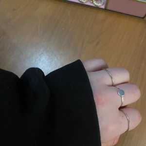 Ringar  - Säljer 4 ringat som inte andvänds  15kr st 