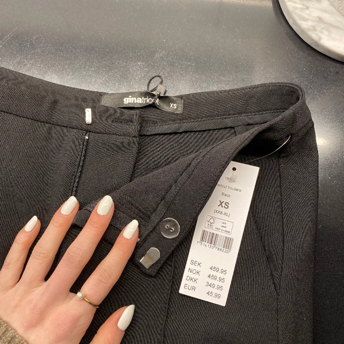 Gina Tricot kostymbyxor  - 90