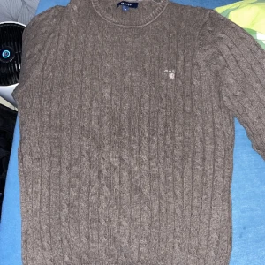 Gant tröja - Bara använts några få tal gånger, jätte bra skick. Kom dm för mer bilder och info 👍😀