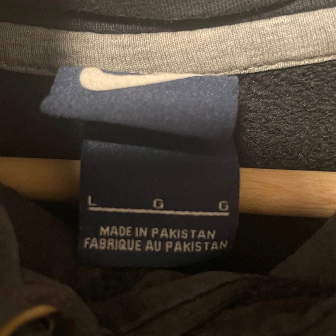 Classic Nike Hoodie, Large - 91