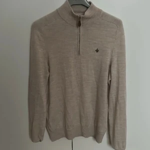 Morris tröja - Säljer Morris tröja. Har täcken på användning men fortfarande i bra skick 