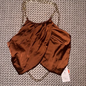 Sexig tops paket - en crop top och en bodysuit som passar till fester och liknande, storlek S  