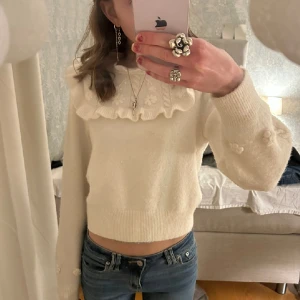 Stickad tröja  - supergullig stickad tröja med detaljer 🙌🙌🥰🥰från & other stories!