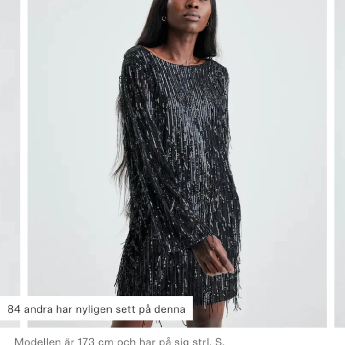 Scarlet svart klänning - 90