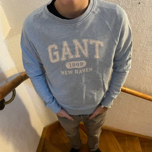 Gant sweatshirt - Skick 9,5/10, nypris 1000kr väldigt fin och najs!