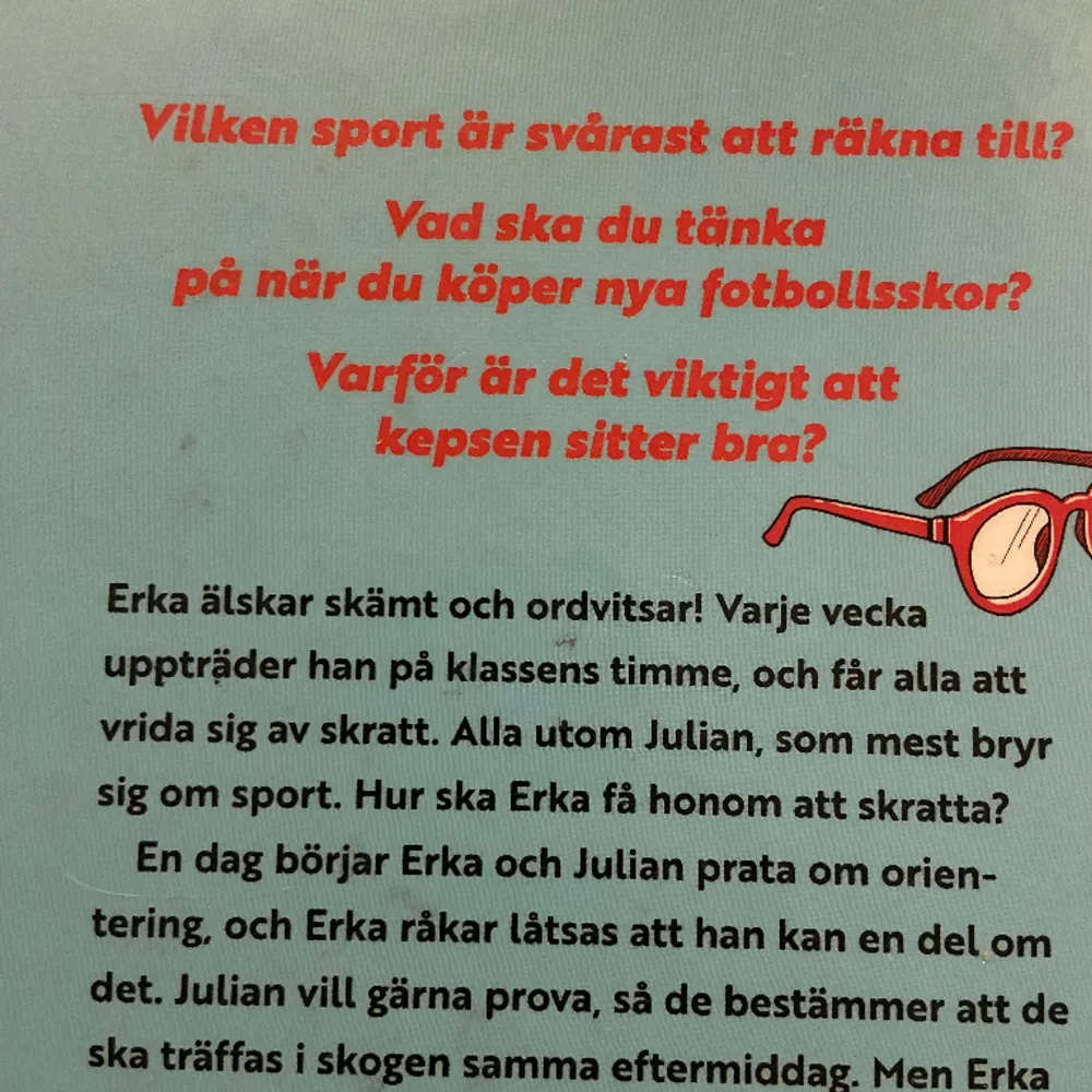 Säljer denna boken då den inte kommit till användning. Skicket är helt okej och priser kan diskuteras❣️ säljer den billigt då jag vill bli av med den💕 hör av er vid frågor mm😇 Nypris ca 150. Accessoarer.