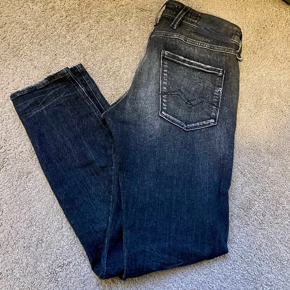 Replay jeans i modellen Anbass, | 10/10 skick inga defekter, nypris 1800 - storlek 30 i midja, 32 längd.. Jeans & Byxor.
