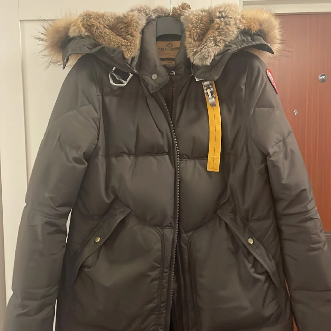 God skick para jumper i storlek L söker en ny ägare.   - 90