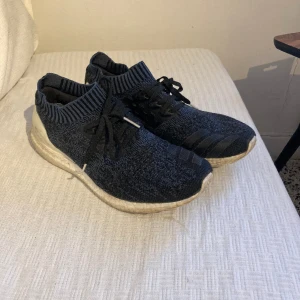 Ultra boost - Adidasbyxor ultra boost i bra skick! Det är 46:or men funkar fint även om du har storlek 45.