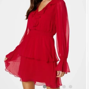 Röd klänning - Jättesöt klänning från bobbleroom i stl 36/XS, endast testad ❤️