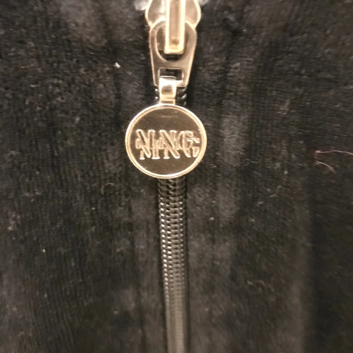 Svart mng tröja  - 91