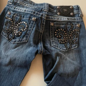 Miss me skinny stl 26 - Säljer nu av mina miss me jeans skinny stl 26 då jag har blivit för tjock 😏
