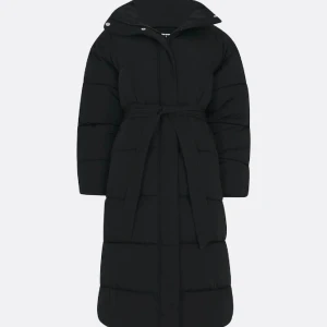 Jacka med knytning bikbok - Säljer oanvänd jacka från bikbok, säljs billigare pga den även är på rea 499. Köpt för 999kr