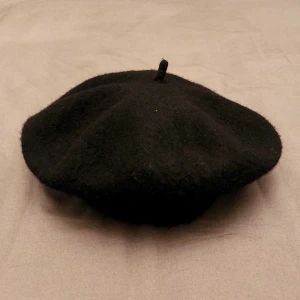 Basker - Svart basker från hm