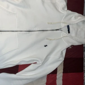 Tröja - Den kostar 1400 en helt nytt.