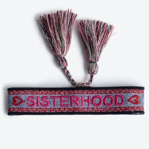 Zadig armband - Så coolt tygarmband från Zadig. Köpt förra sommaren men aldrig använt. Skriv om ni vill ha egna bilder!❤️