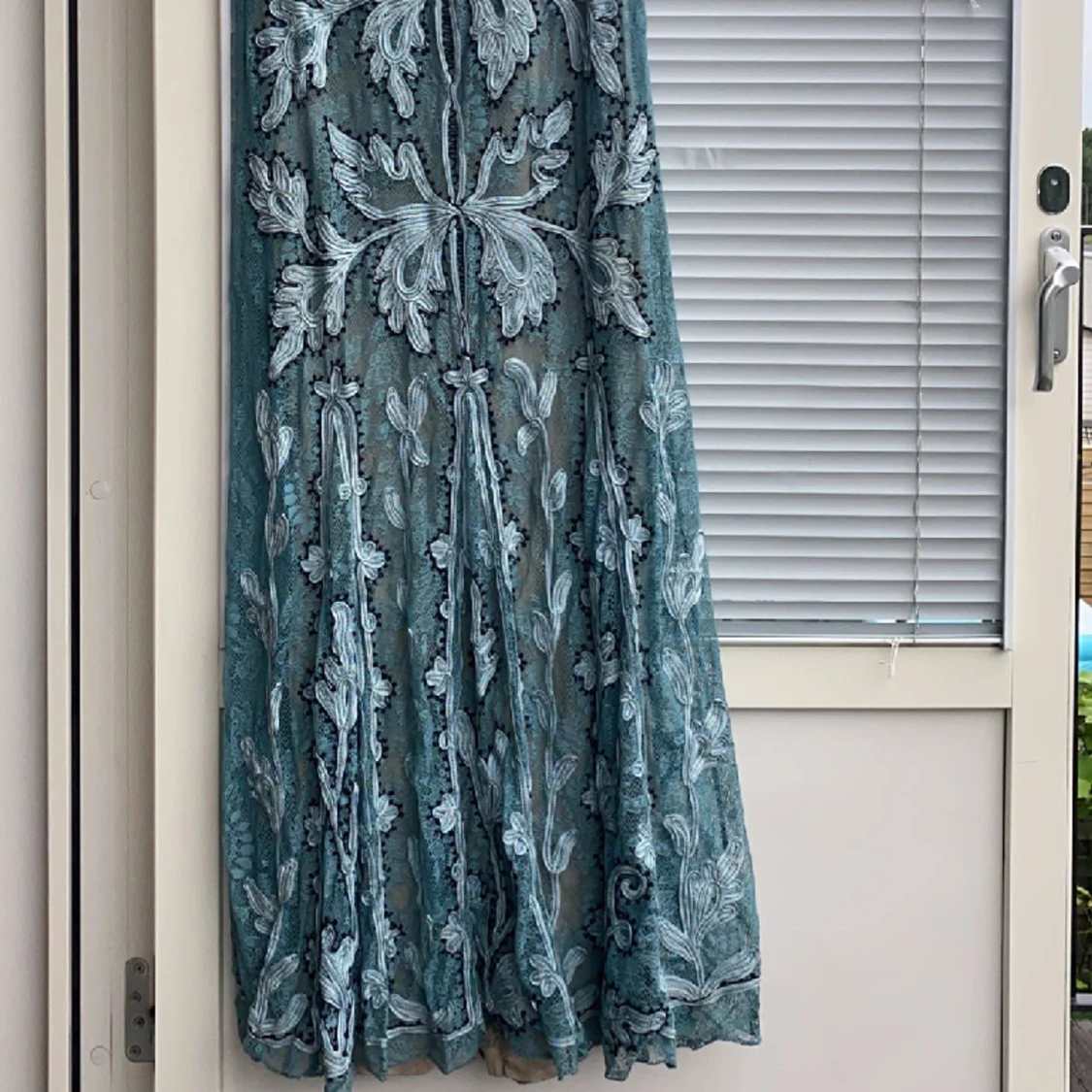 Turqoise blågrön med beige foder klänning  - 90