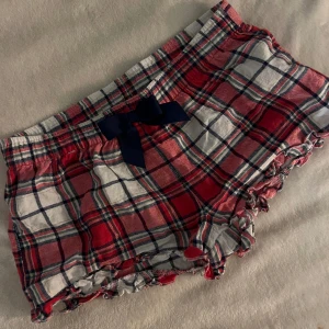 Shorts  - Super mysiga pyjamas shorts☃️❤️skulle säga att dem sitter som en xs/s🫶🏻