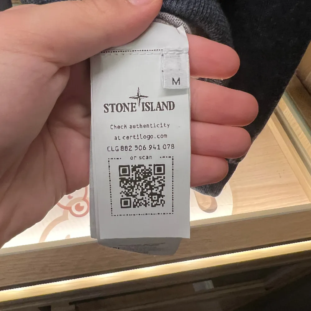 Tunn stone island tröja i storlek M.  Gott skick!. Tröjor & Koftor.