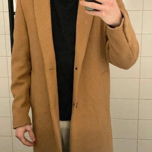 Oanvänd rock från PULL&BEAR - Oanvänd rock från PULL&BEAR. Storlek S