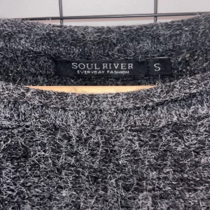 Stickad tröja - Använd 3 gånger