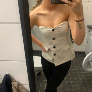 Topp från ginatricot - Topp från ginatricot, aldrig använd