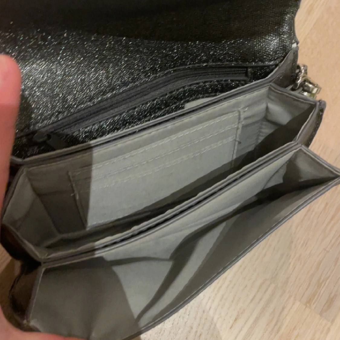 Glittrig väska - 91