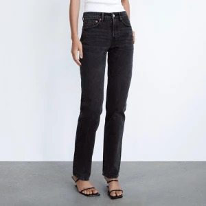 Zara jeans - Säljer mina svarta midwaist zara jeans då de inte längre passar
