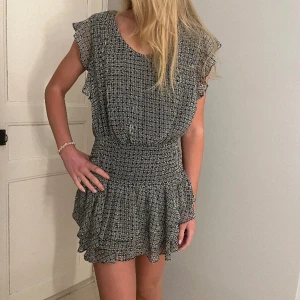 Mango klänning✨✨ - Så snygg klänning från mango, inga defekter!