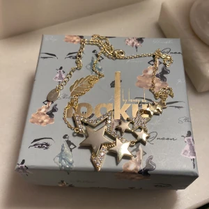 IOAKU halsband - Säljer detta super snygga IOAKU halsband Tyvärr kom den aldrig till användning  Ask medföljer Ordpris: 699