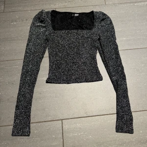 Glitter tröja - Den finaste glittriga festtoppen🩷perfekt till fest