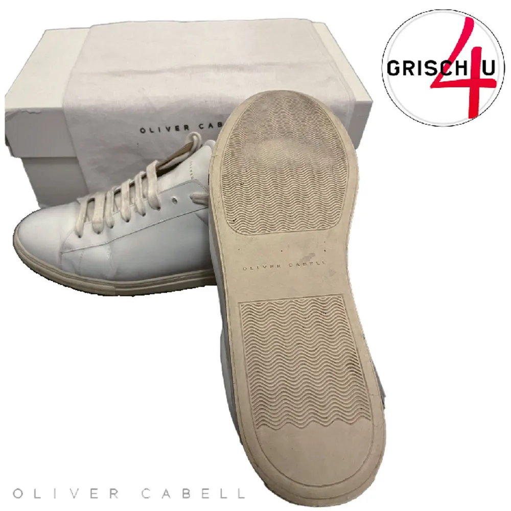Tjenare säljer ett till par Oliver Cabell skor, fint skick lite defekter här och där men inget man tänker på när de sitter på fötterna. Bara att skriva vid frågor eller funderingar ⭐️. Skor.