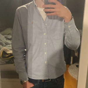 Ralph Lauren skjorta  - Säljer min galet fräscha polo Ralph Lauren skjorta! Det finns inte den minsta defekt på skjortan och den är i mycket bra skick.  Hör av er vid minsta fundering!