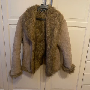 Riktig läder jacka hippie - Riktig hippie jacka med äkta läder 